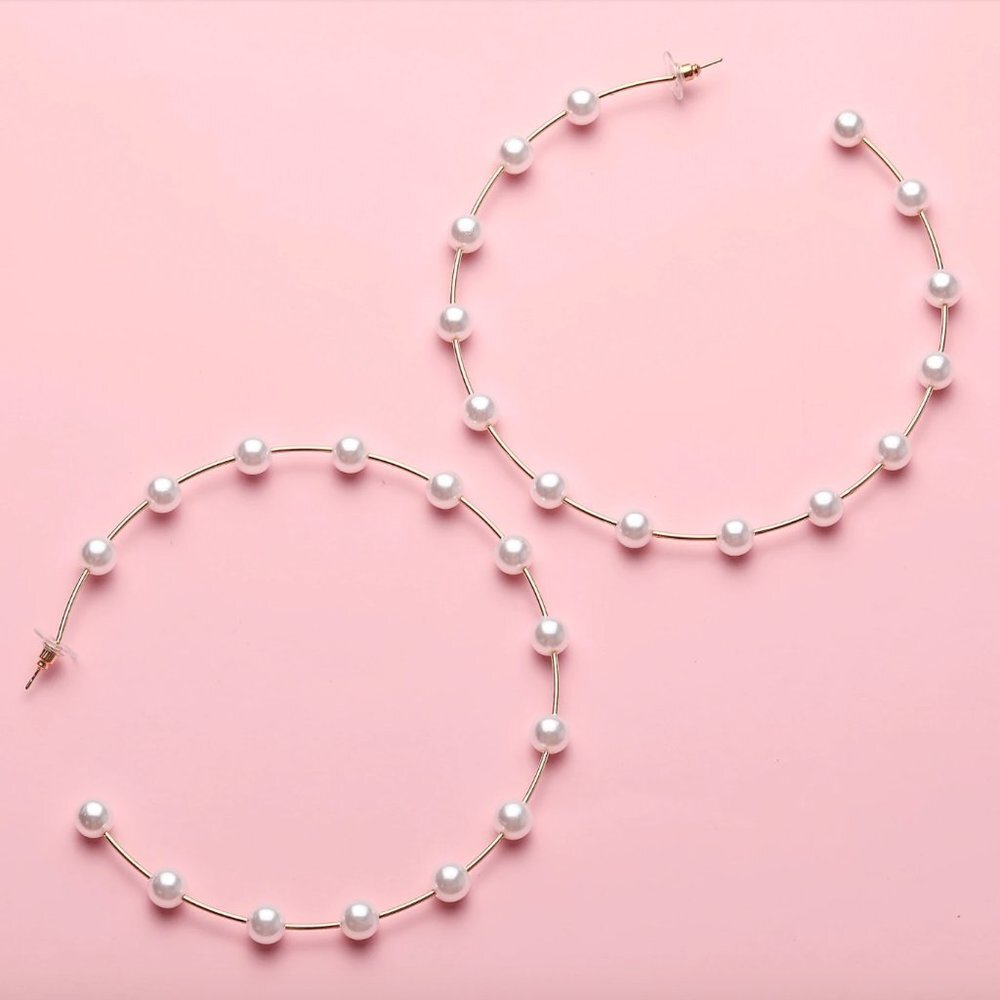 White Floating Pearl Large‎ Gold Hoop Earrings Oversized Statement Earrings - Picture 4 of 4